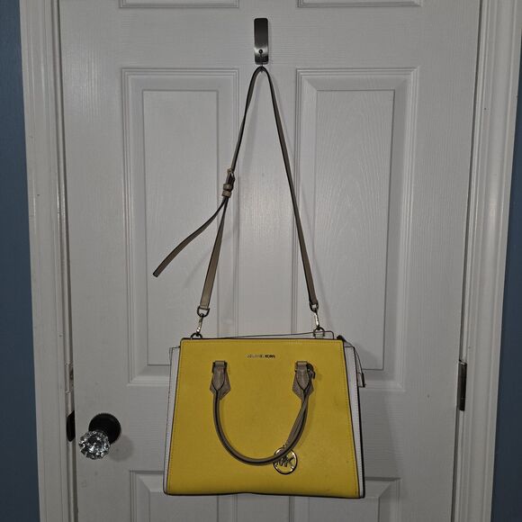 michael kors purse - Picture 1 of 11